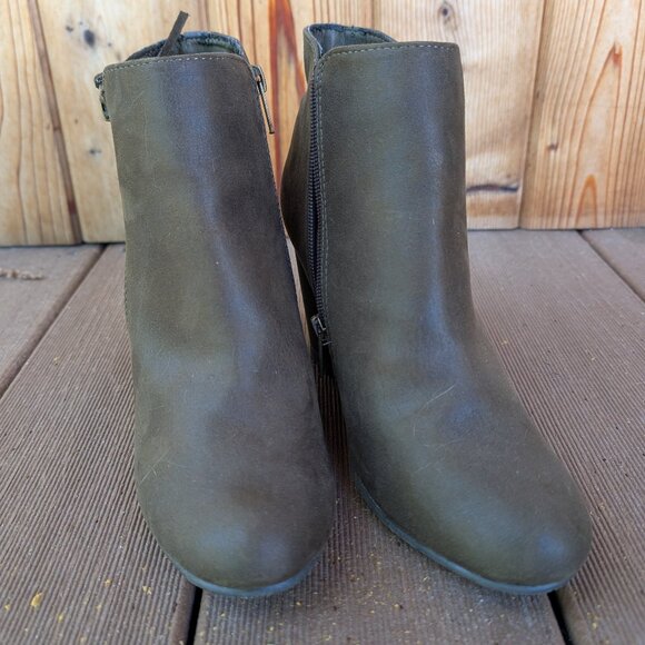 MIA Buckley Wedge Bootie Dark Olive Green Size 8 EUC - Picture 2 of 5